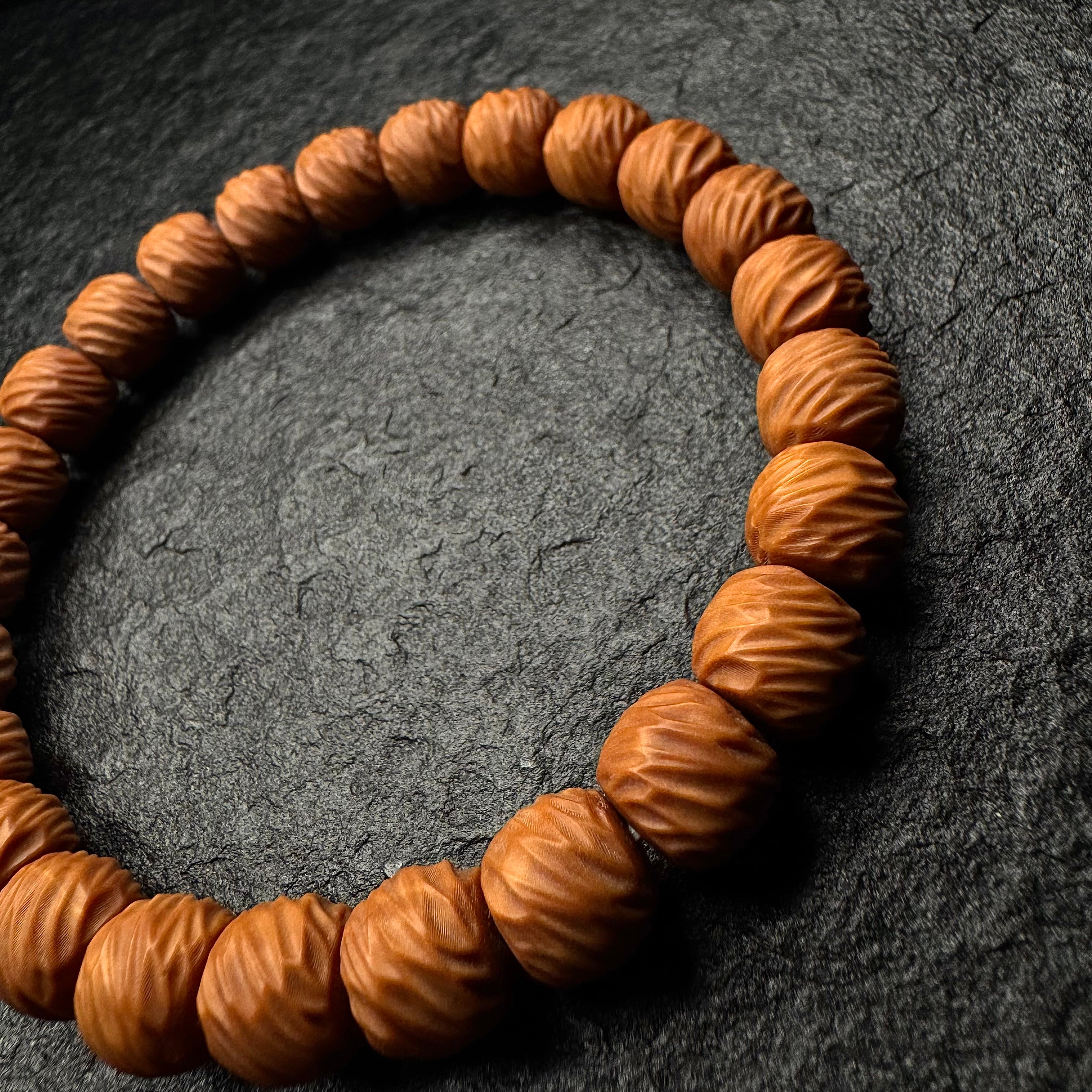 Deep Cloud Pattern Monkey Head Walnut Bracelet
