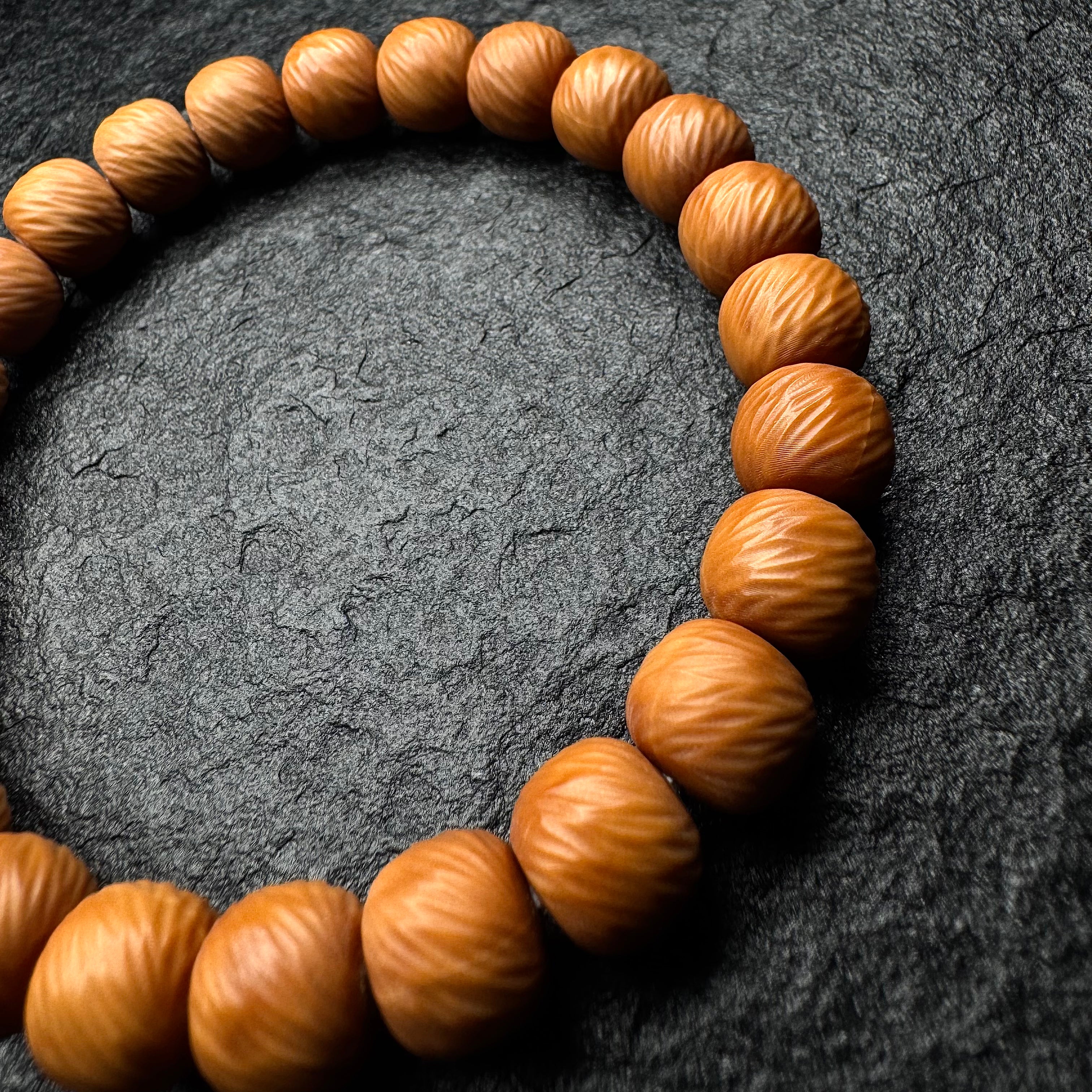 Light Cloud Pattern Monkey Head Walnut Bracelet